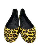 Load image into Gallery viewer, ballet flats in size 40
