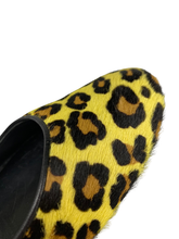 Load image into Gallery viewer, ballet flats in size 40
