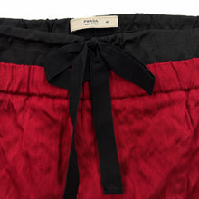 Load image into Gallery viewer, skirt in size 40
