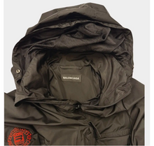 Load image into Gallery viewer, parka in size 46
