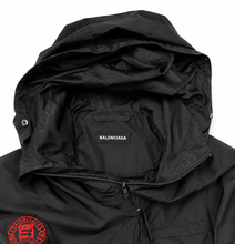 Load image into Gallery viewer, parka in size 46
