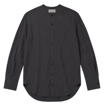 Load image into Gallery viewer, shirt in size XL
