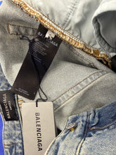 Load image into Gallery viewer, jeans in size S
