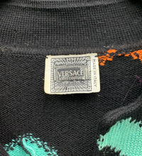 Load image into Gallery viewer, knit sweater in size M

