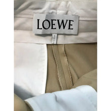 Load image into Gallery viewer, Bermuda-Shorts in size 36 IT
