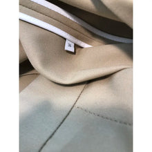 Load image into Gallery viewer, Bermuda-Shorts in size 36 IT
