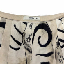 Load image into Gallery viewer, skirt in size 40 IT
