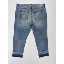 Load image into Gallery viewer, jeans in 32 US
