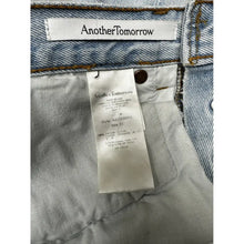 Load image into Gallery viewer, jeans in size 31 US
