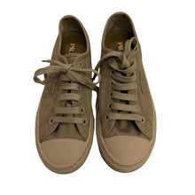 Load image into Gallery viewer, sneakers in size 42,5 EU
