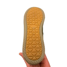Load image into Gallery viewer, sneakers in size 42,5 EU
