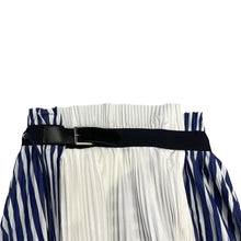 Load image into Gallery viewer, asymmetrical pleated skirt in size 2 Japan
