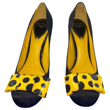Load image into Gallery viewer, heels in size 39
