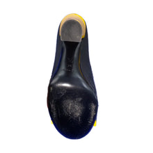 Load image into Gallery viewer, heels in size 39
