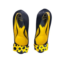 Load image into Gallery viewer, heels in size 39
