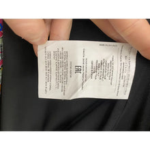 Load image into Gallery viewer, cardigan in size 44 IT

