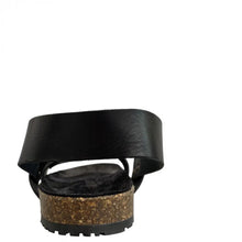 Load image into Gallery viewer, leather sandals in size 41 EU
