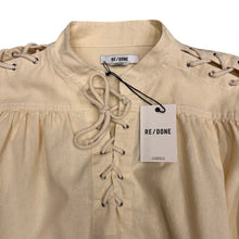 Load image into Gallery viewer, blouse in size S
