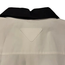 Load image into Gallery viewer, shirt in size M
