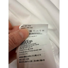 Load image into Gallery viewer, shirt in size M
