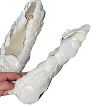 Load image into Gallery viewer, white leather petals ballerinas in size 40
