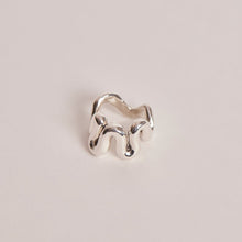Load image into Gallery viewer, Wellen Silver Ring
